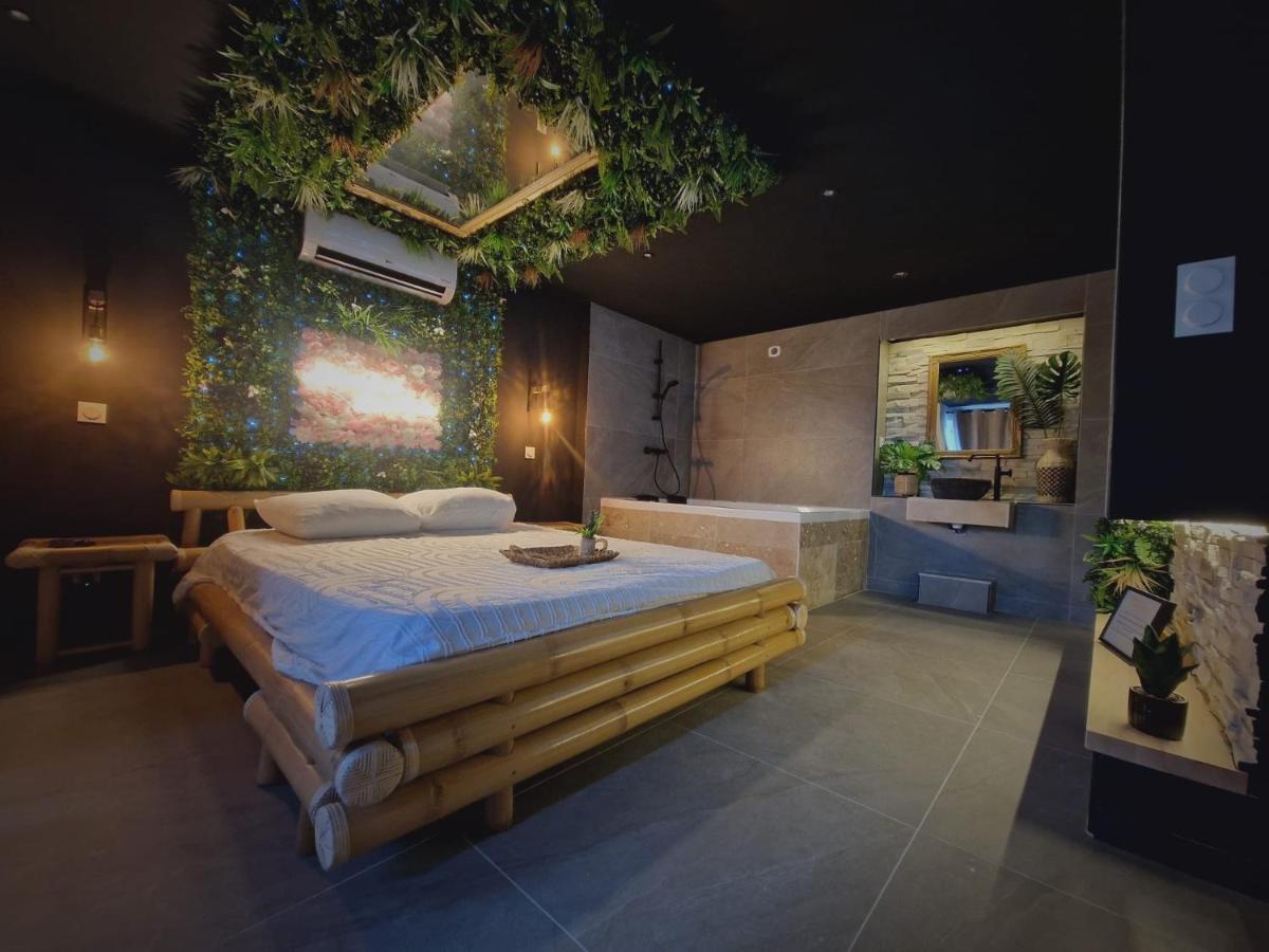 L'Experience Love Room Saint-Jean-Bonnefonds Exterior photo
